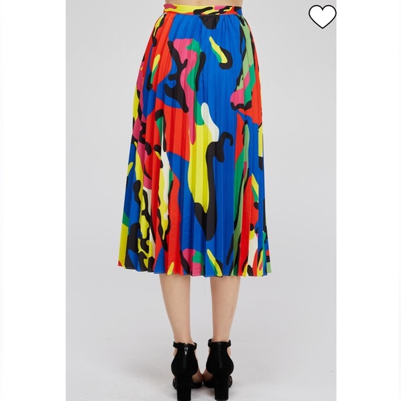 Ina pleated Skirt
Multi Color - Black/Blue/Yellow/Green/Red/Pink/White
Size:M - Picture 3 of 5